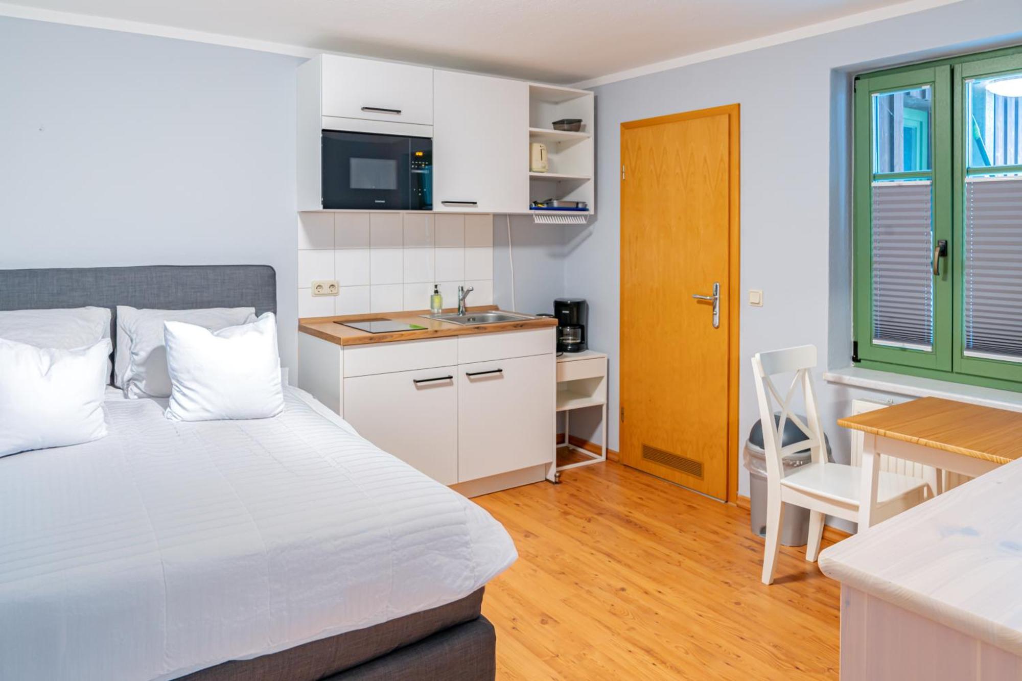 רוסטוק Apartmenthaus Chrischanshof מראה חיצוני תמונה
